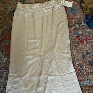NWT Open Edit satin skirt. Size L cream colored
